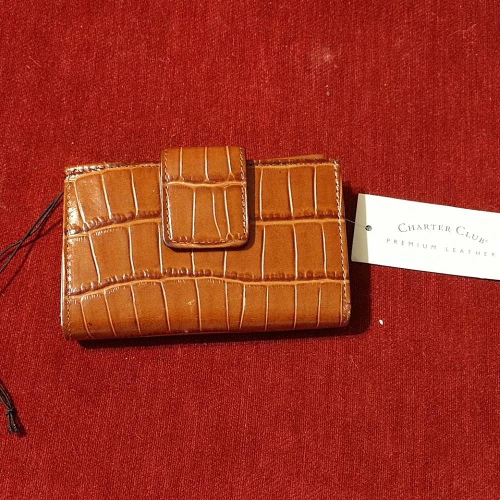 BNWT premium leather textured wallet
